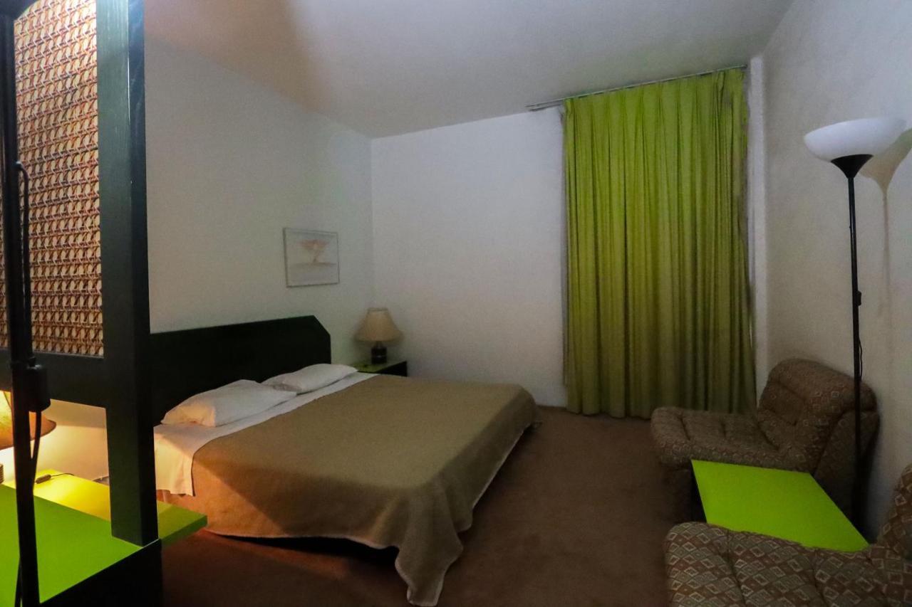 Mena Al Diyar 114 Hotel Рияд Екстериор снимка